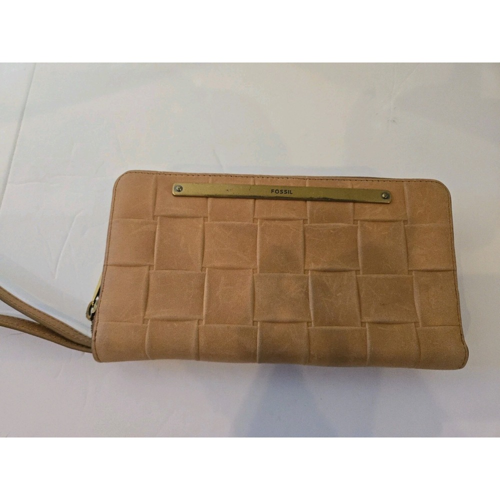 Fossil Wallet Tan Leather Zip-Around Logo Wristlet Woven Look Design